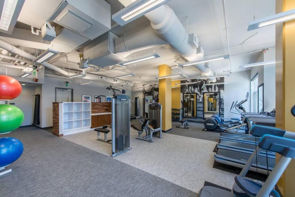 Amazing 2Br Apartment At Crystal City Arlington Eksteriør billede